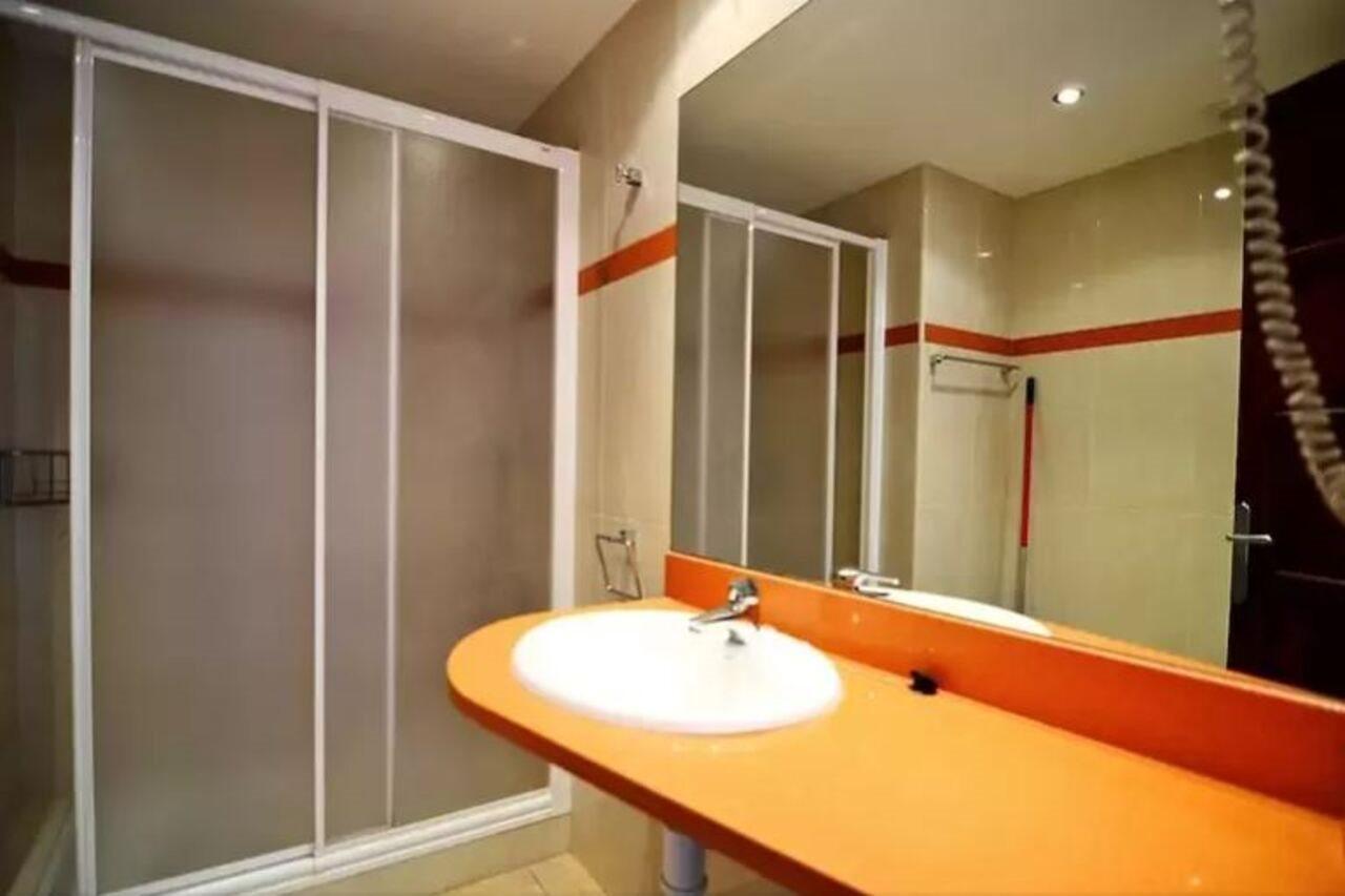 Nautic Apartment Torroella De Montgri Bagian luar foto