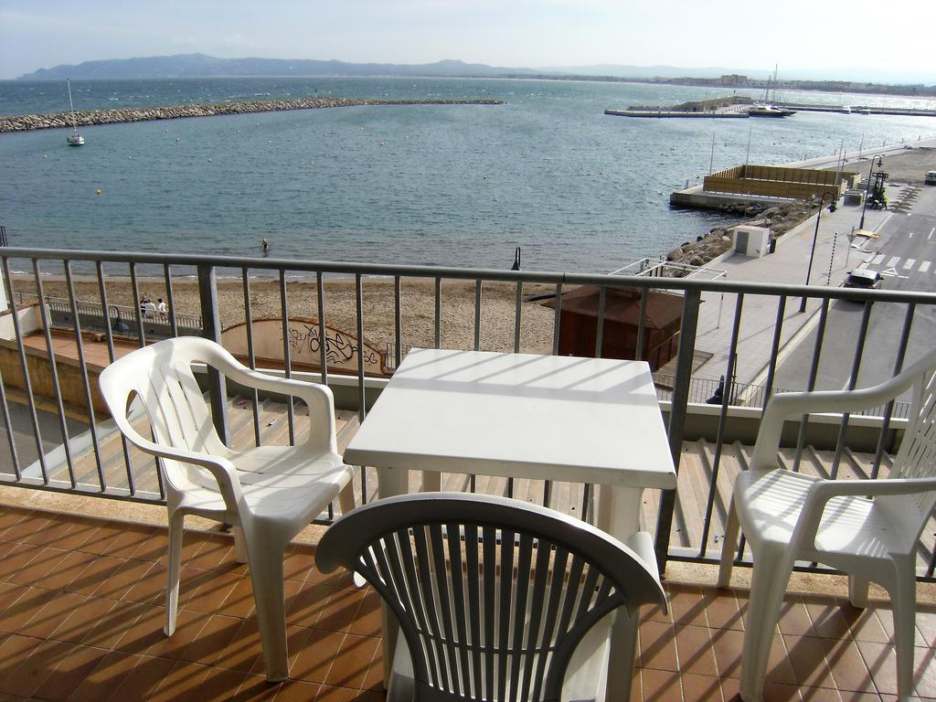Nautic Apartment Torroella De Montgri Bagian luar foto