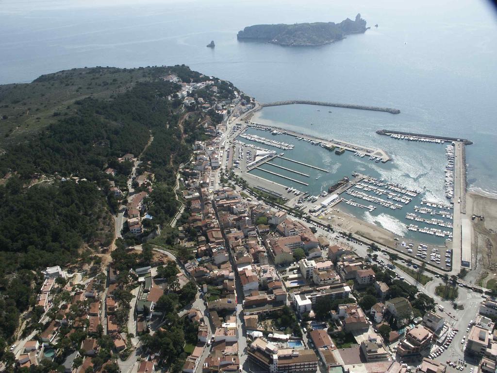 Nautic Apartment Torroella De Montgri Bagian luar foto